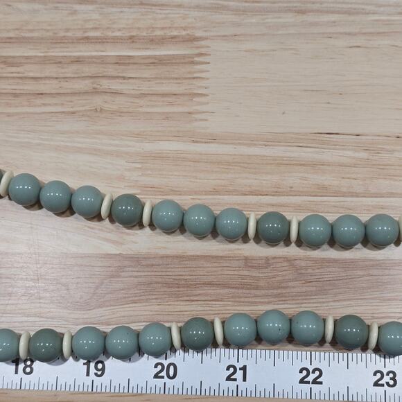 Retro 80's Avon Burst of Spring Green Cream Acrylic Geometric Bead 28" Necklace - Picture 11 of 11